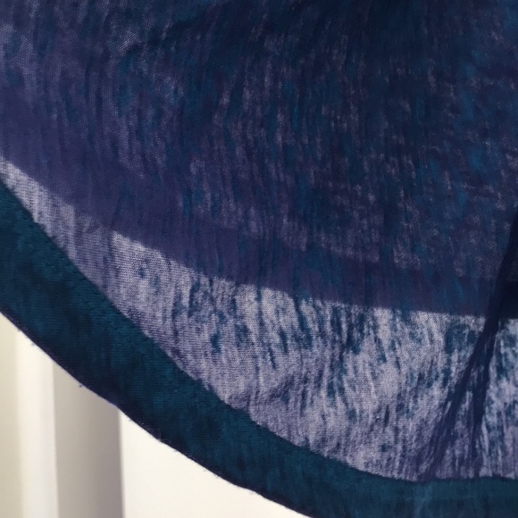 Colorfast flowy top - Picture 6 of 9